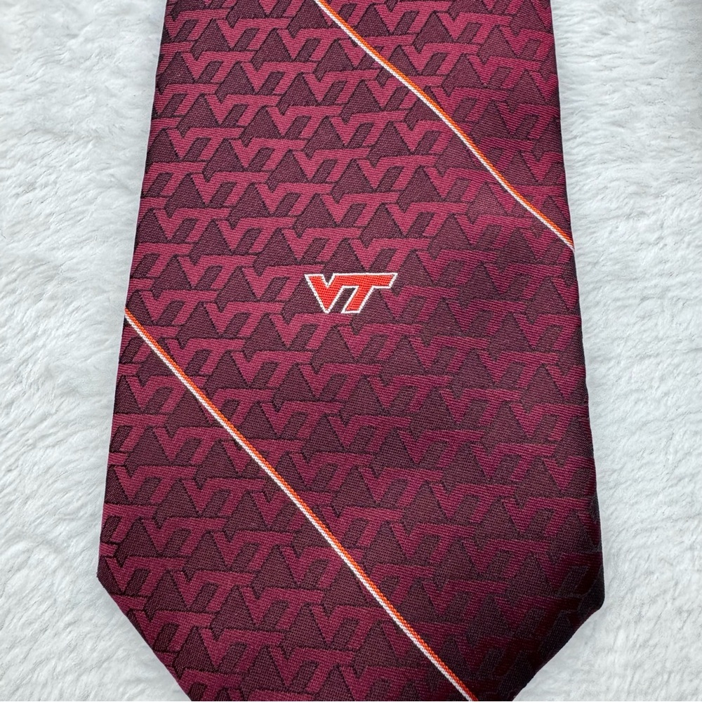 Virginia Tech Tie. London 400 by Cambridge Apparel.